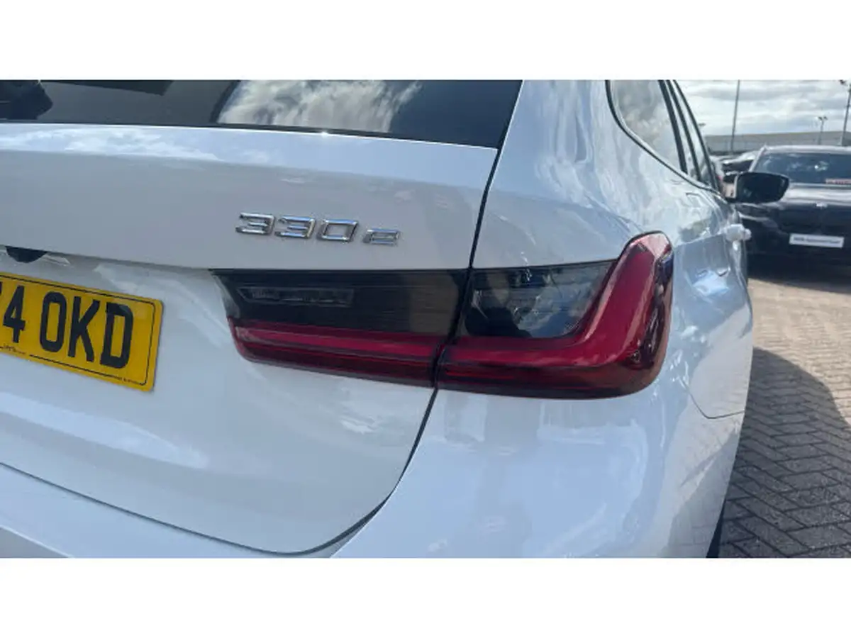 2024-bmw-3-series-20-330e-m-sport-touring-5d-big-21