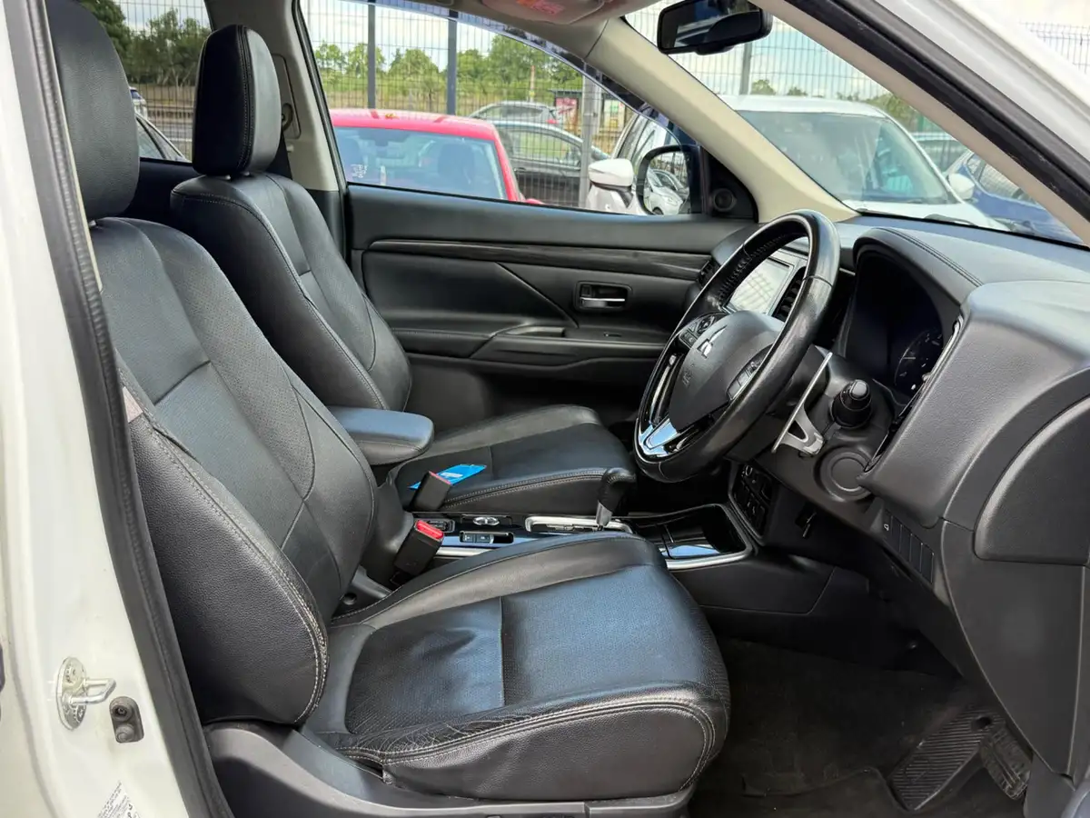 2018-mitsubishi-outlander-22di-d-4-leather-auto-big-18