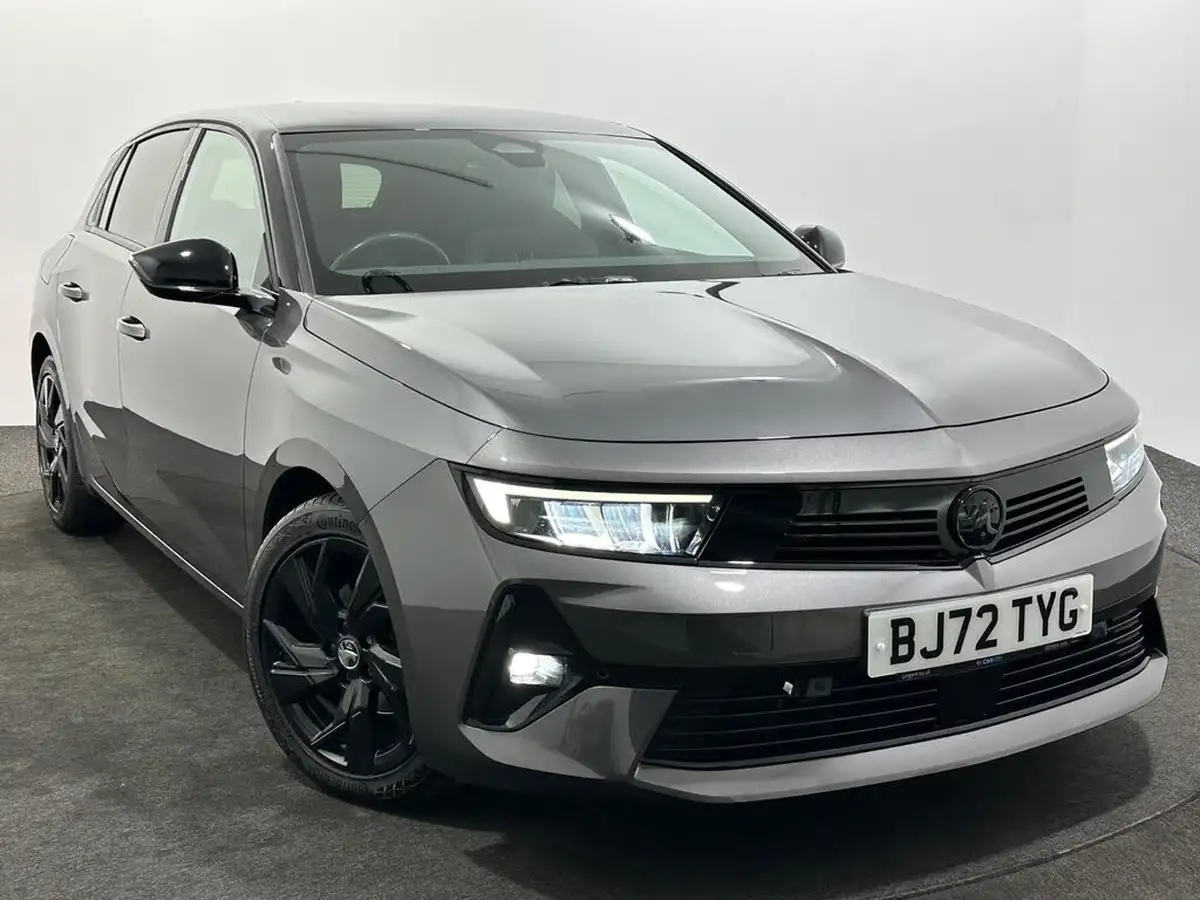 2022-vauxhall-astra-12-turbo-gs-line-hatchback-big-56