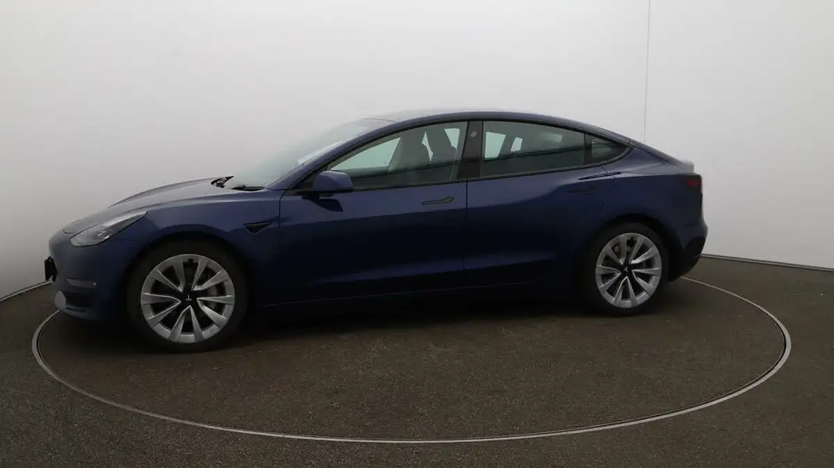2020-tesla-model-3-e-long-range-big-64