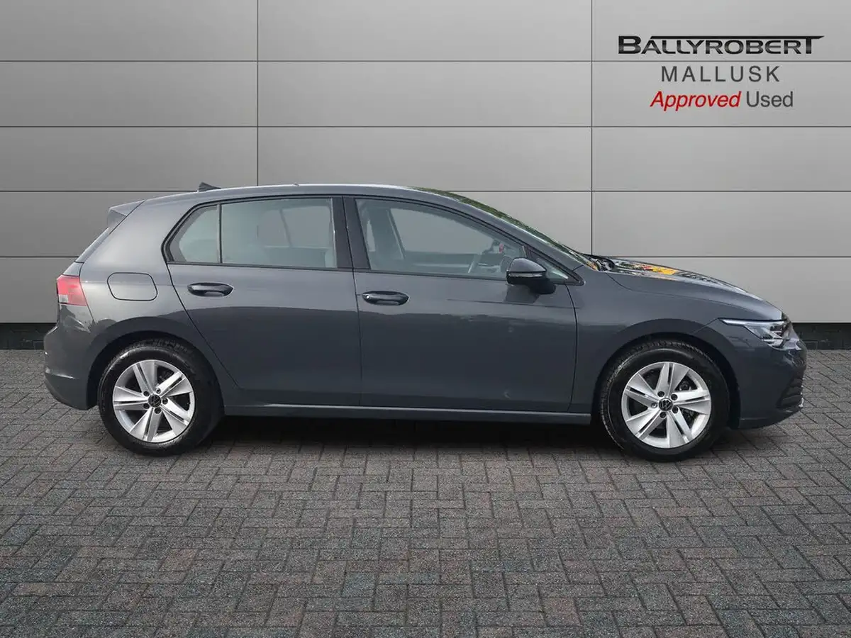 2024-volkswagen-golf-10-tsi-life-hatchback-big-8