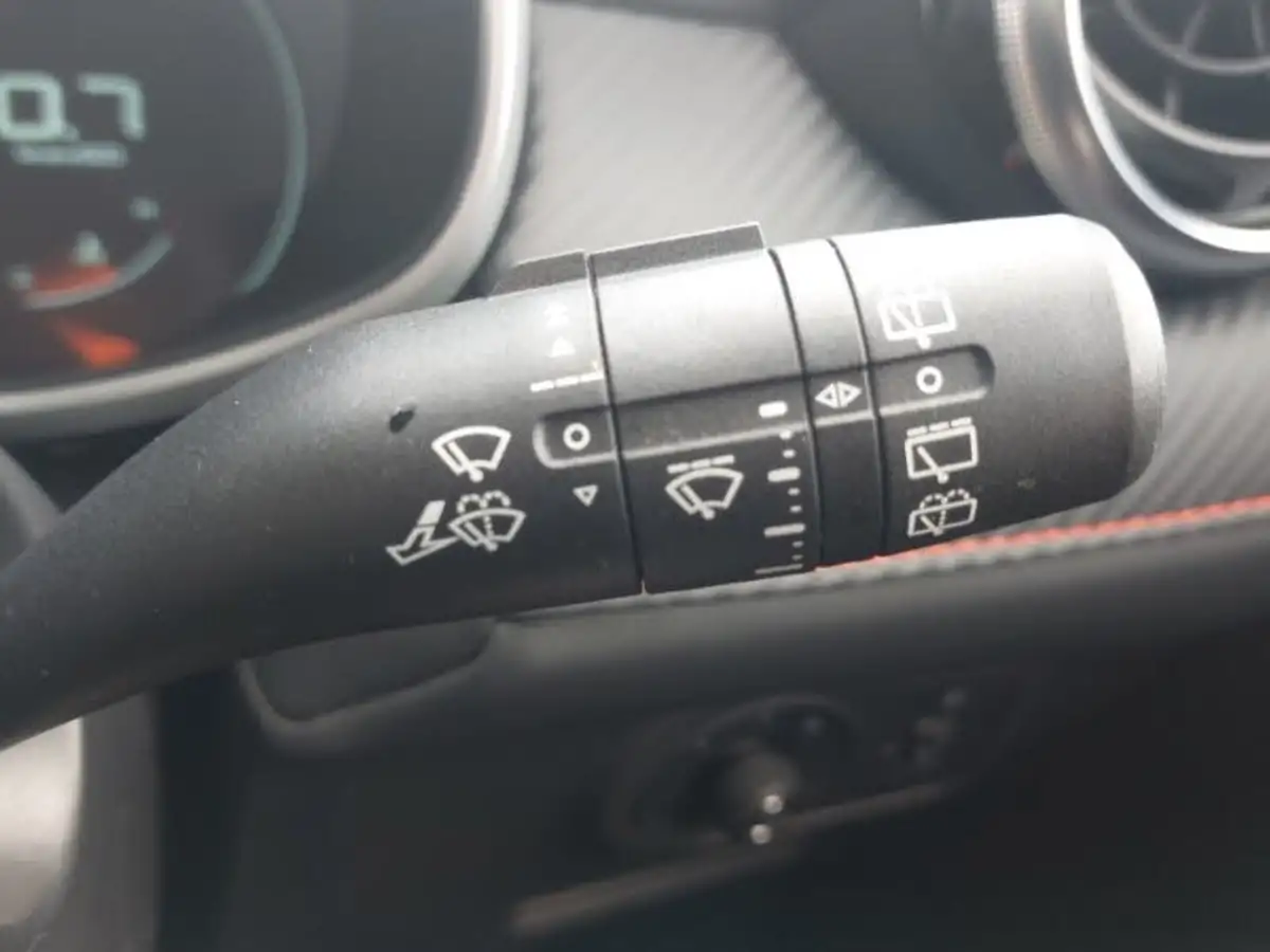 2021-mg-zs-suv-15-vti-tech-exclusive-big-13