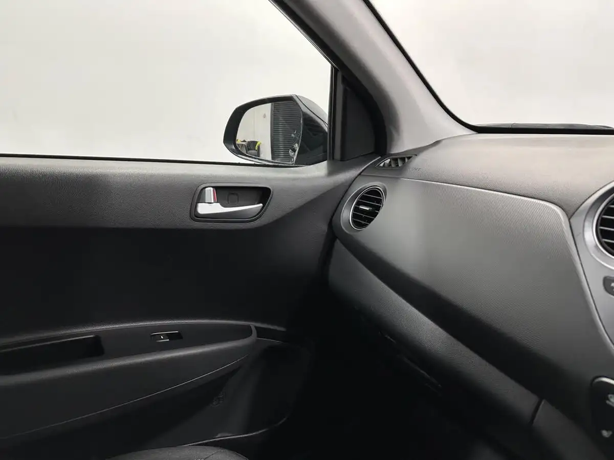 2018-hyundai-i10-12-premium-se-auto-big-24