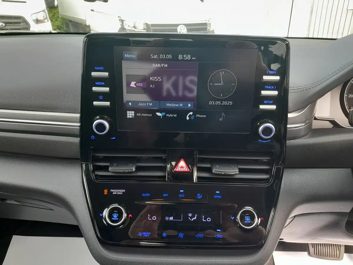 2022-hyundai-ioniq-16-gdi-premium-se-hybrid-big-13