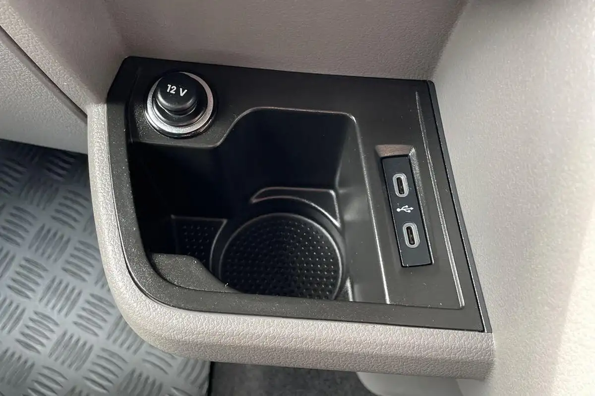 2024-volkswagen-transporter-20bitdi-t32-sportline-bmt-swb-panel-van-big-45