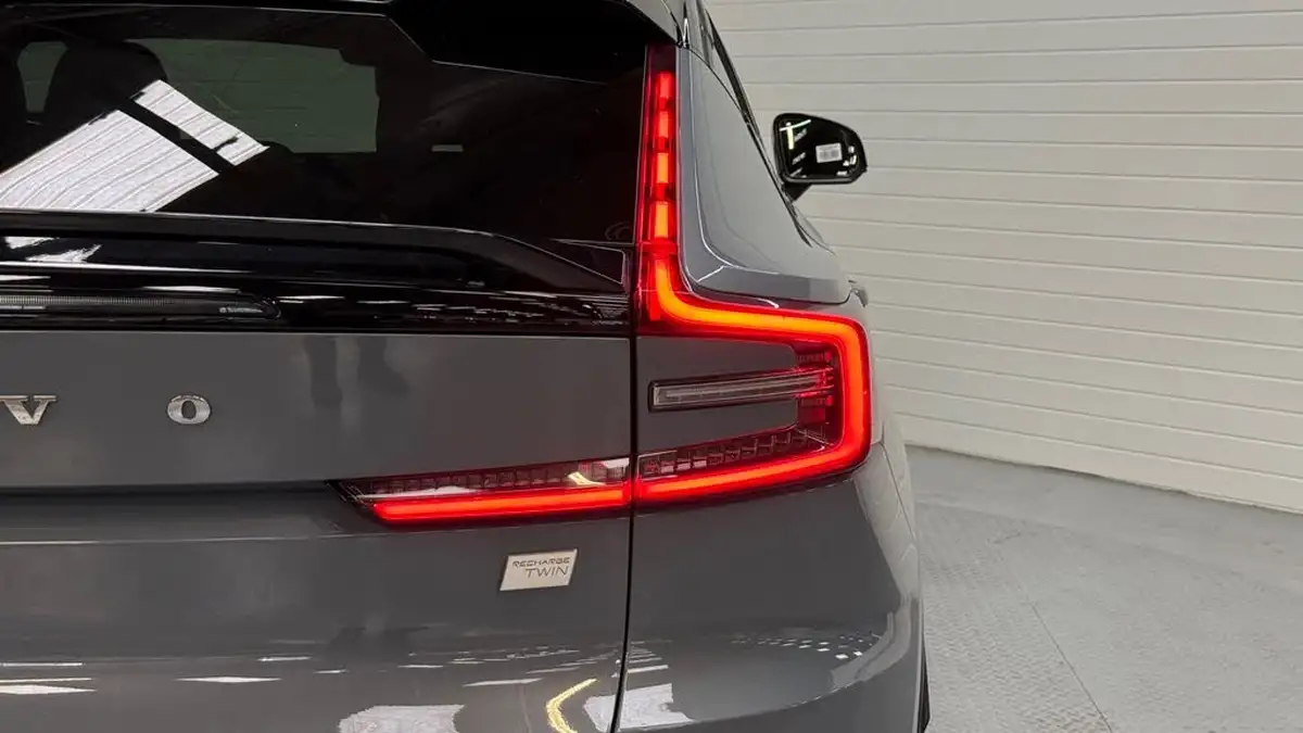2022-volvo-c40-e-twin-recharge-pro-big-8