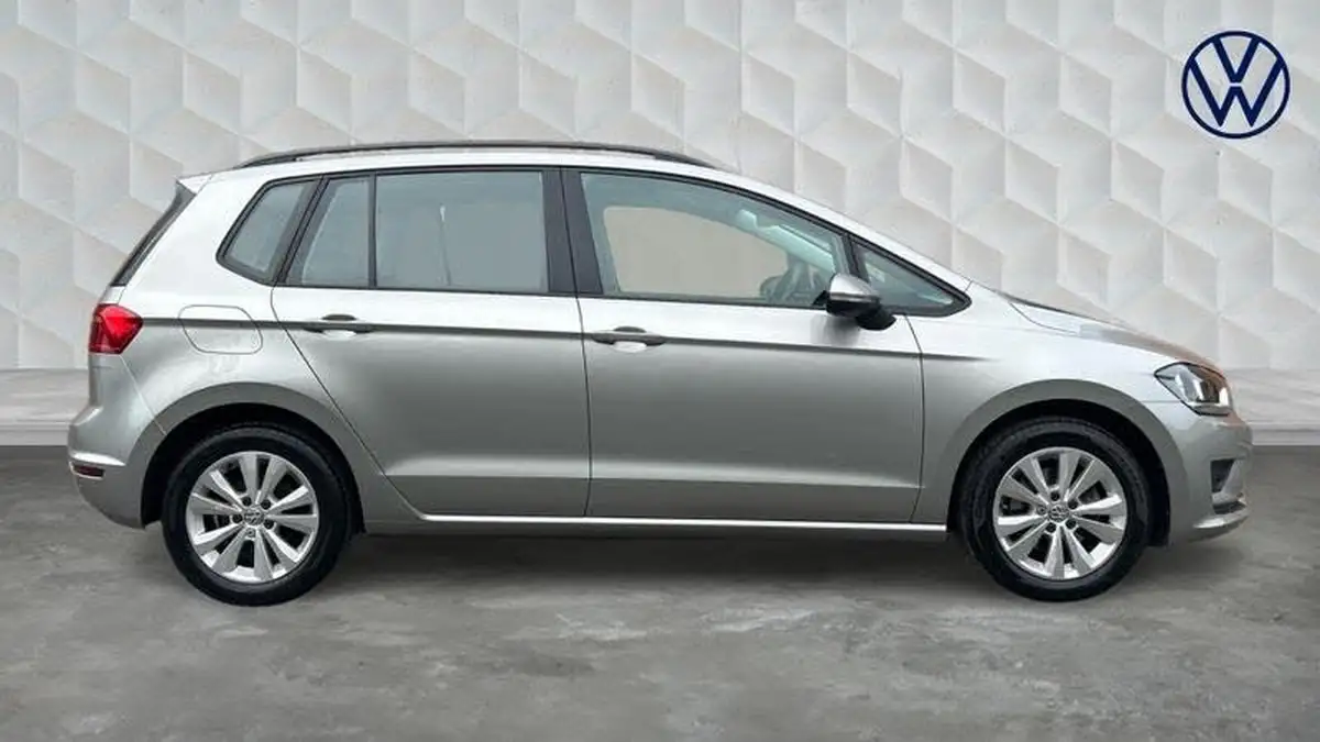 2018-volkswagen-golf-sv-14-tsi-se-dsg-big-3