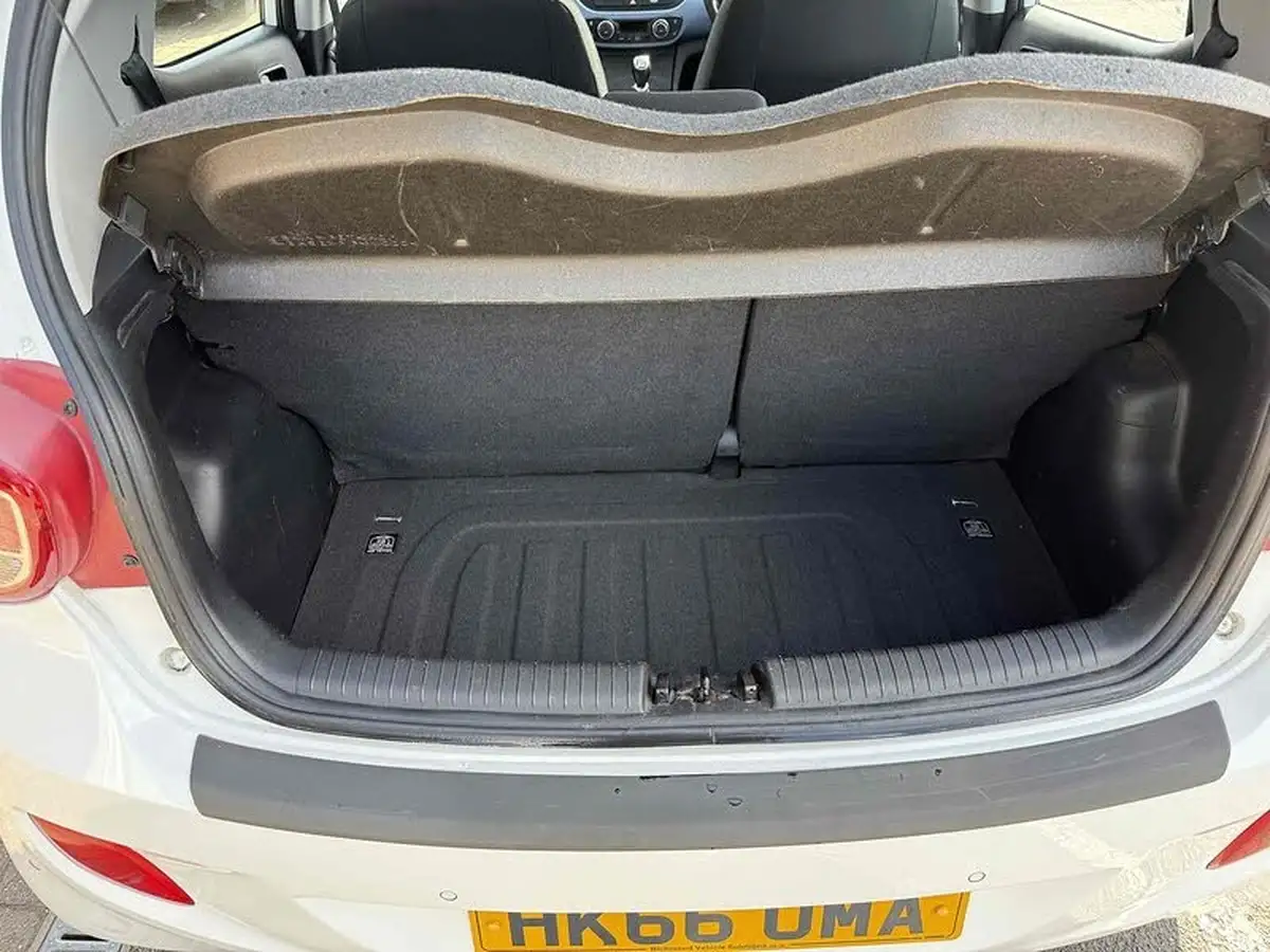 2016-hyundai-i10-12-premium-se-big-21