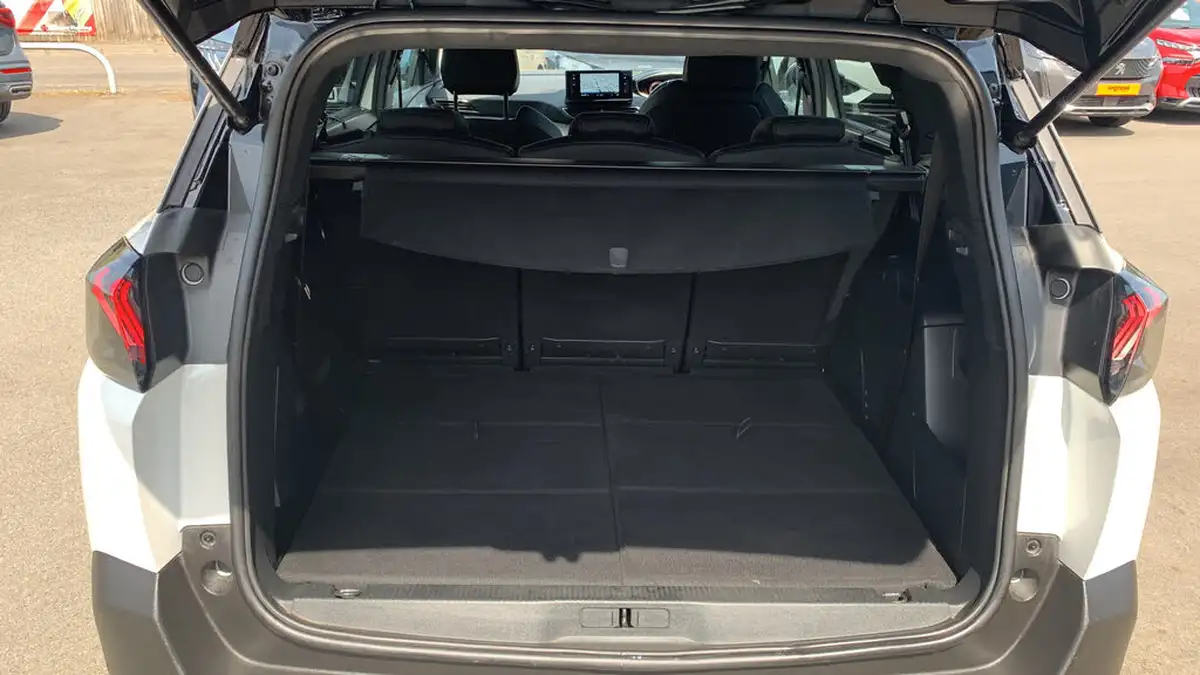 2024-peugeot-5008-suv-15-bluehdi-gt-130ps-big-18