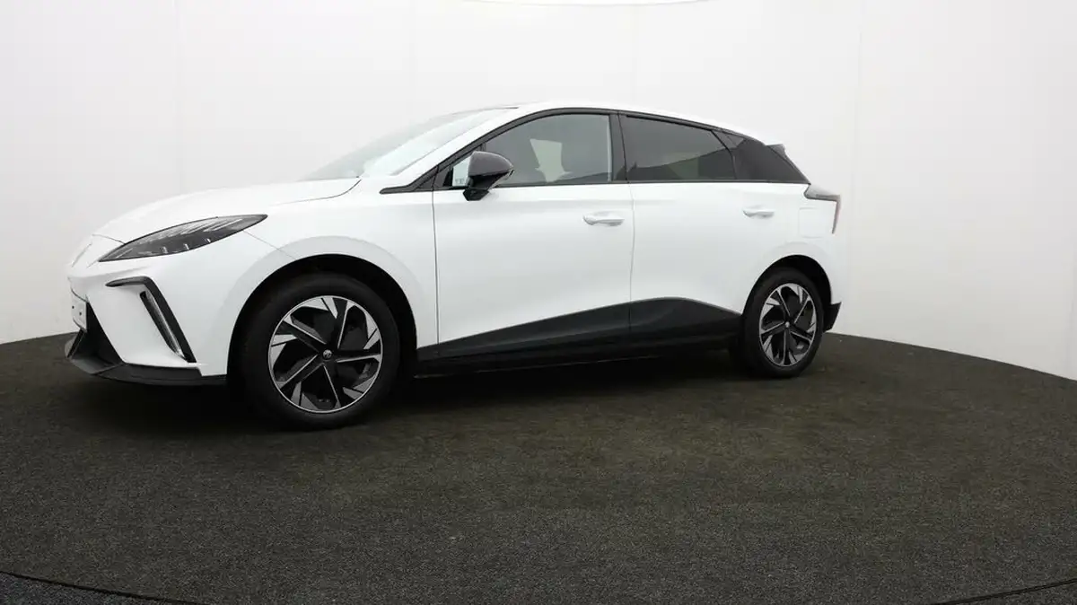 2023-mg-mg4-e-trophy-ev-203ps-long-big-78