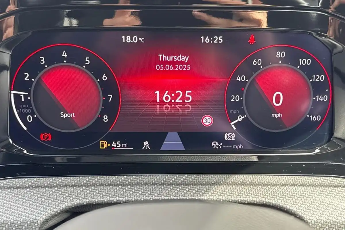 2024-volkswagen-golf-15-tsi-r-line-150ps-evo-hatchback-big-28