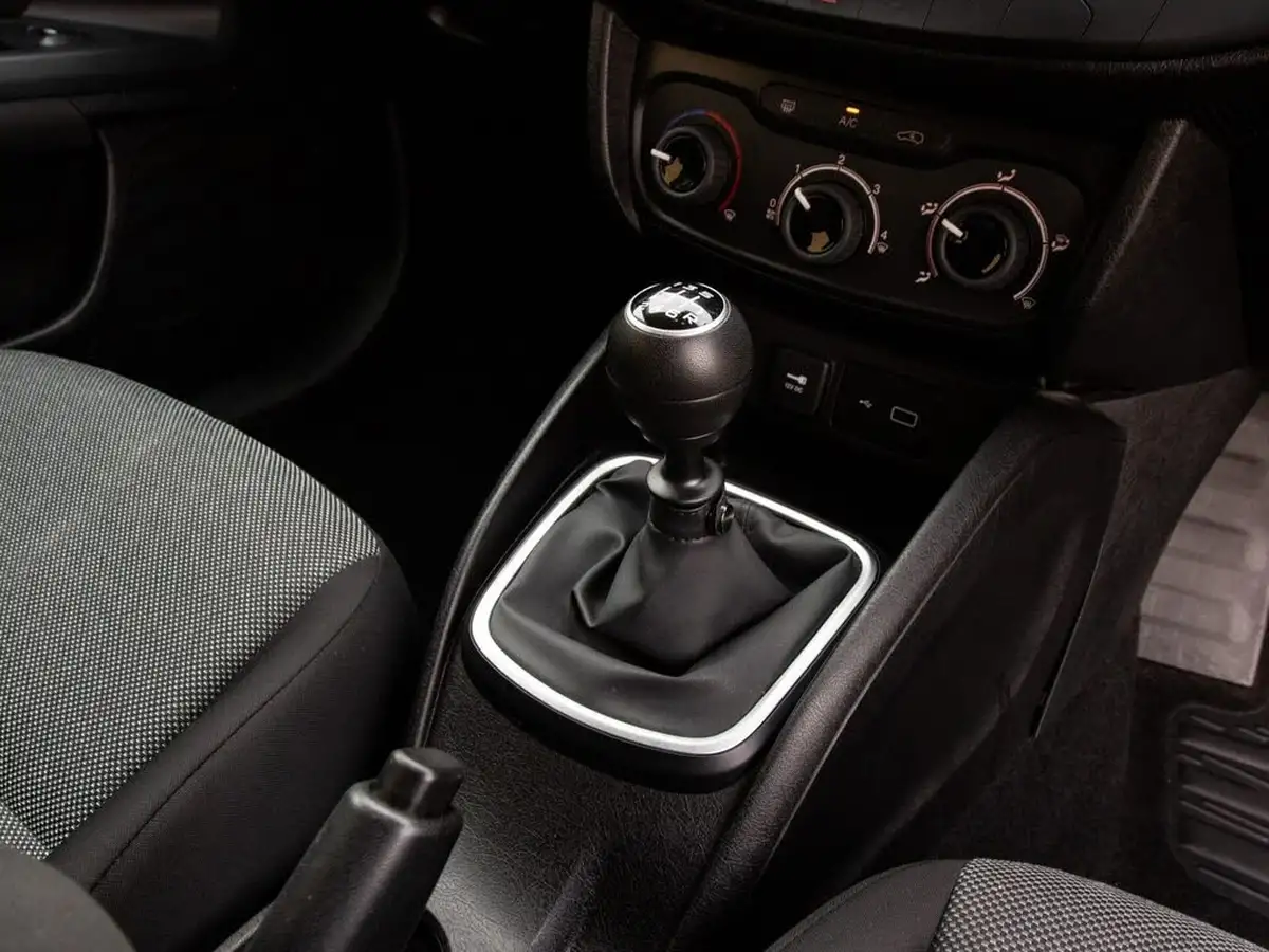2018-fiat-tipo-14-easy-hatchback-big-26