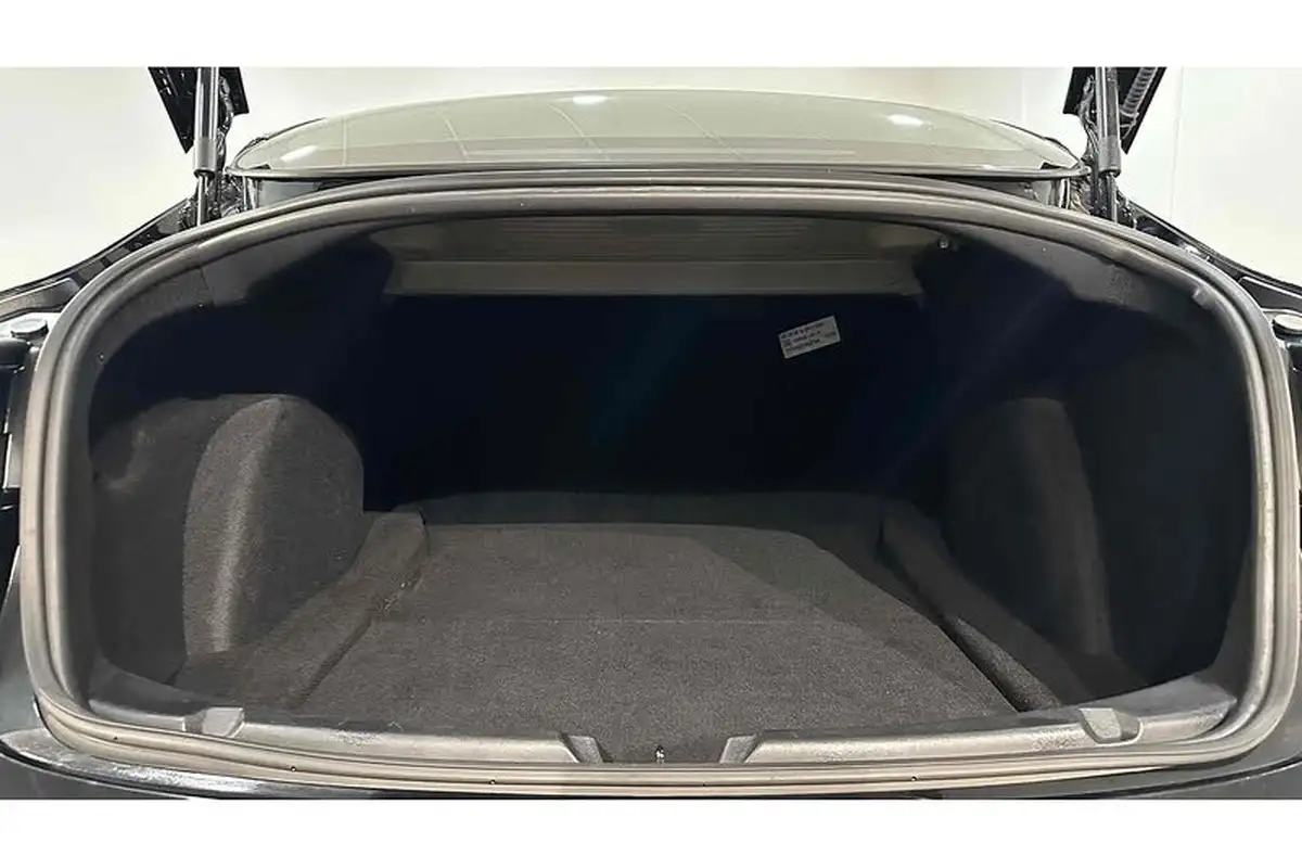 2020-tesla-model-3-e-long-range-big-57