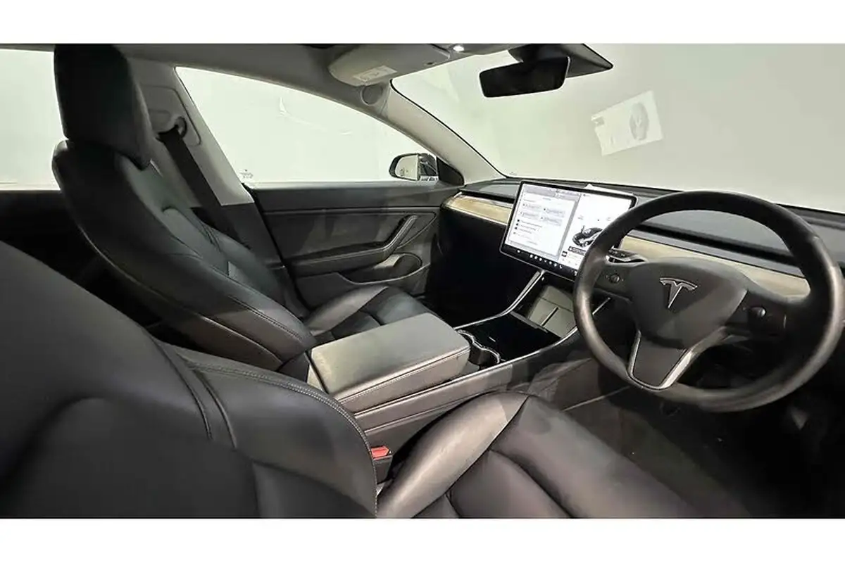 2020-tesla-model-3-e-long-range-big-33