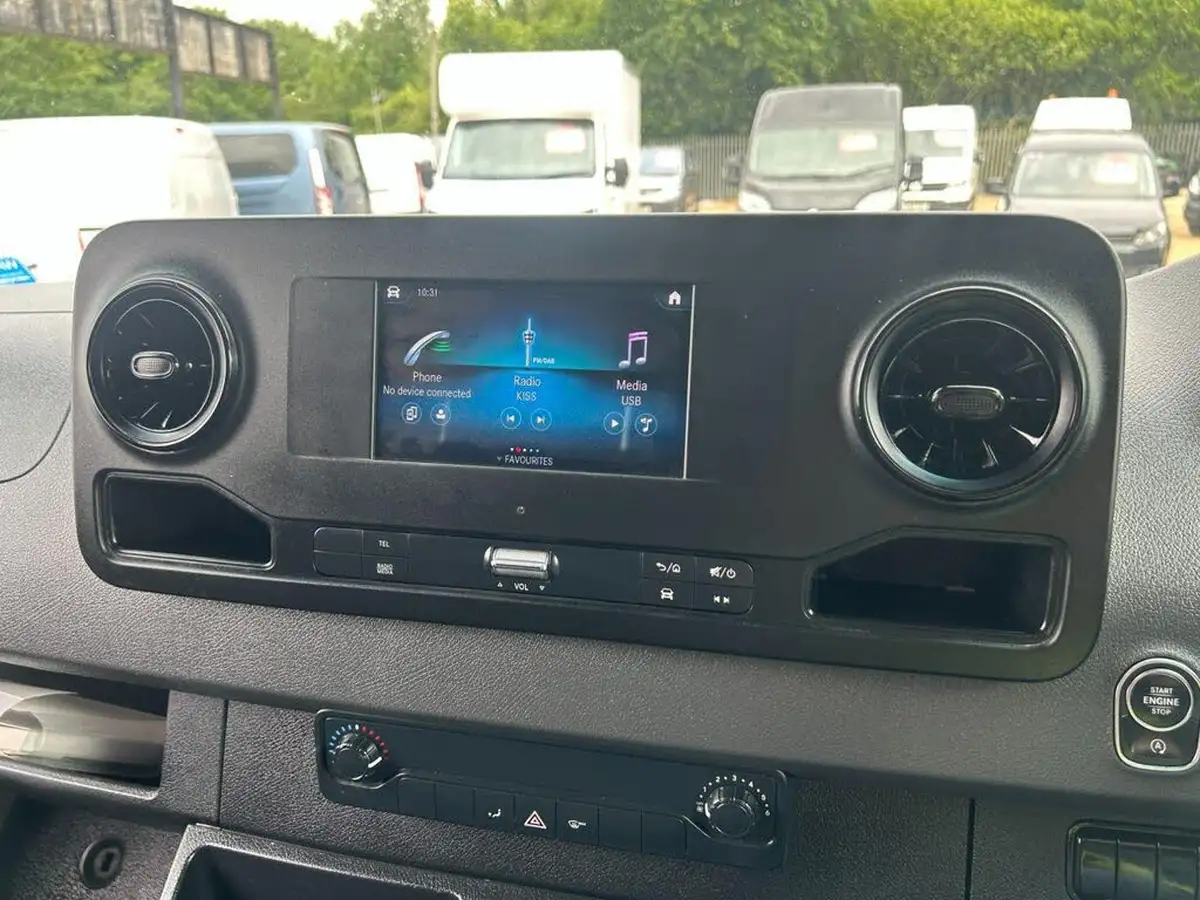 2020-mercedes-benz-sprinter-20cdi-315-l1h1-progressive-big-16