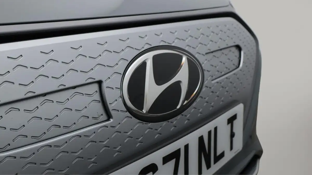 2021-hyundai-ioniq-e-premium-electric-100kw-big-23