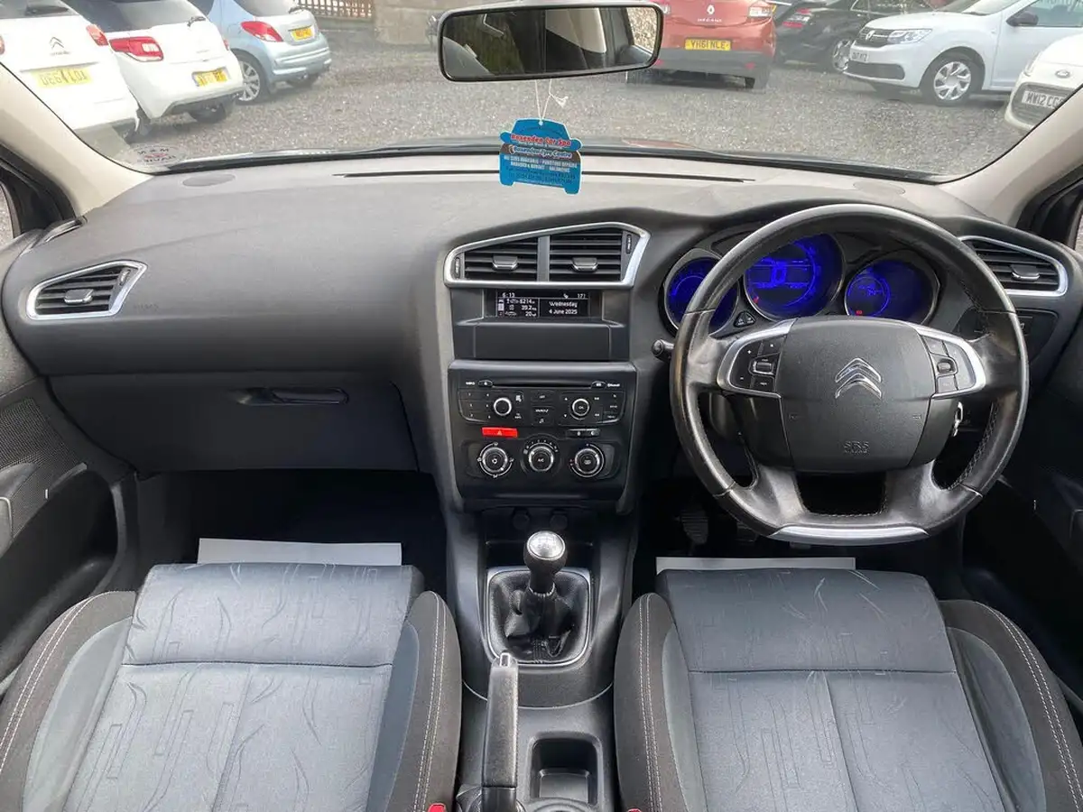 2013-citroen-c4-16-vtr-big-19