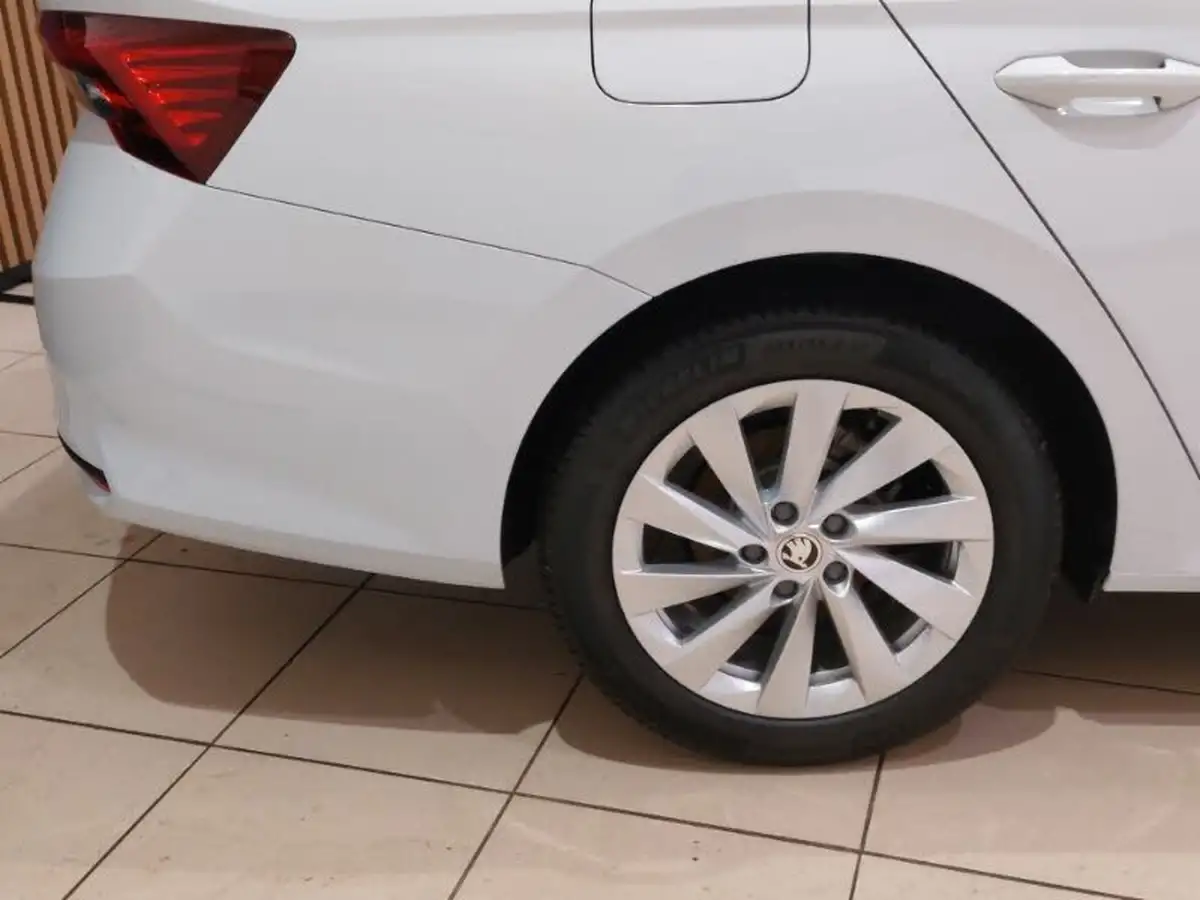 2024-skoda-octavia-15-tsi-se-l-hatchback-big-11