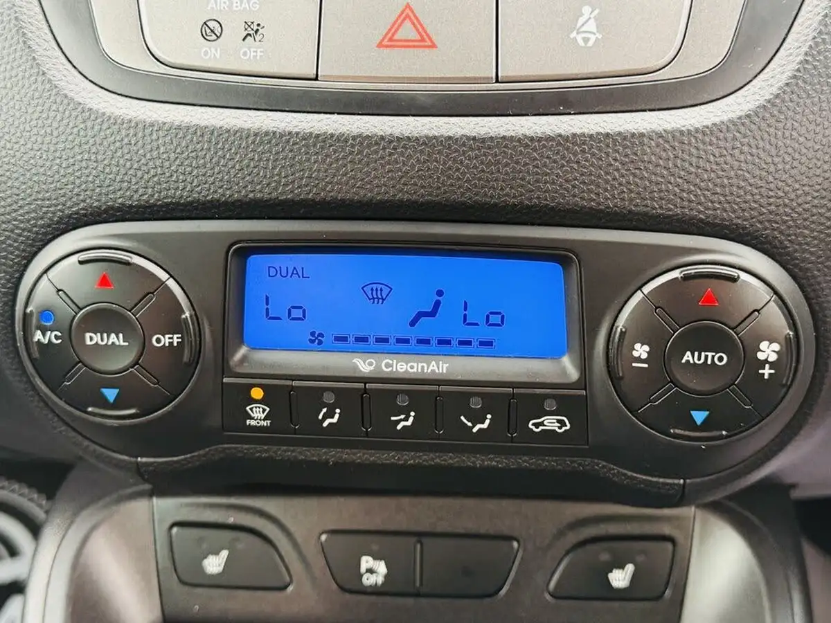 2014-hyundai-ix35-20td-premium-auto-big-17