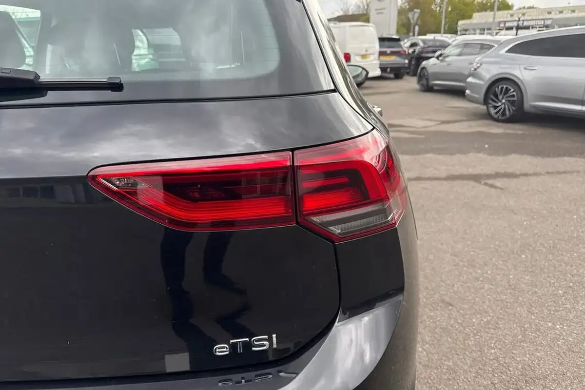 2022-volkswagen-golf-15-etsi-style-150ps-hatchback-big-25