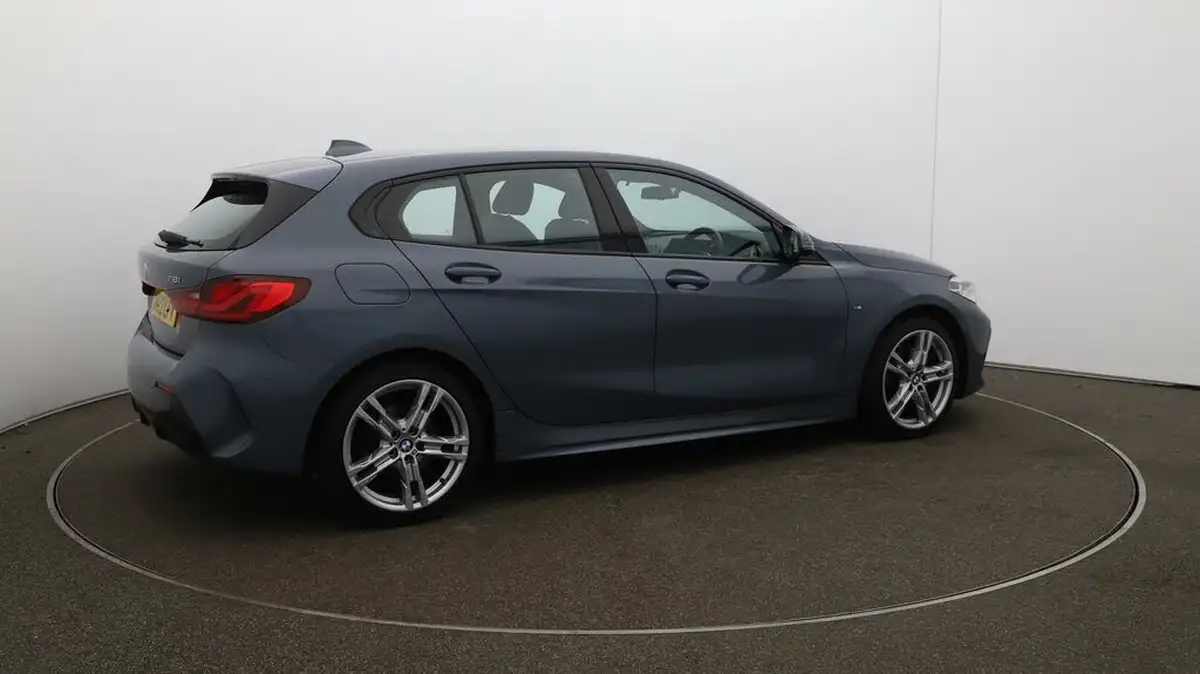 2022-bmw-1-series-15-118i-m-sport-lcp-big-52