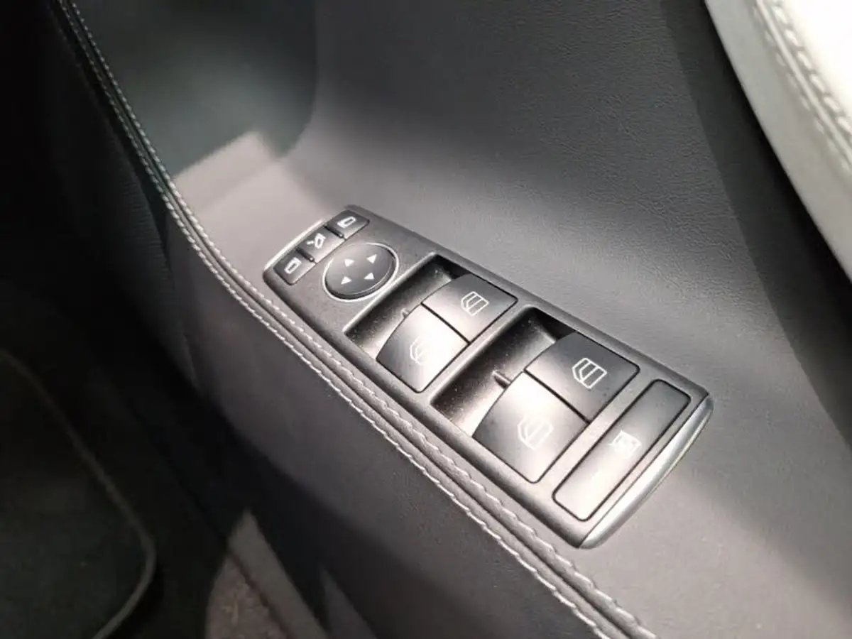 2019-tesla-model-s-e-long-range-big-16