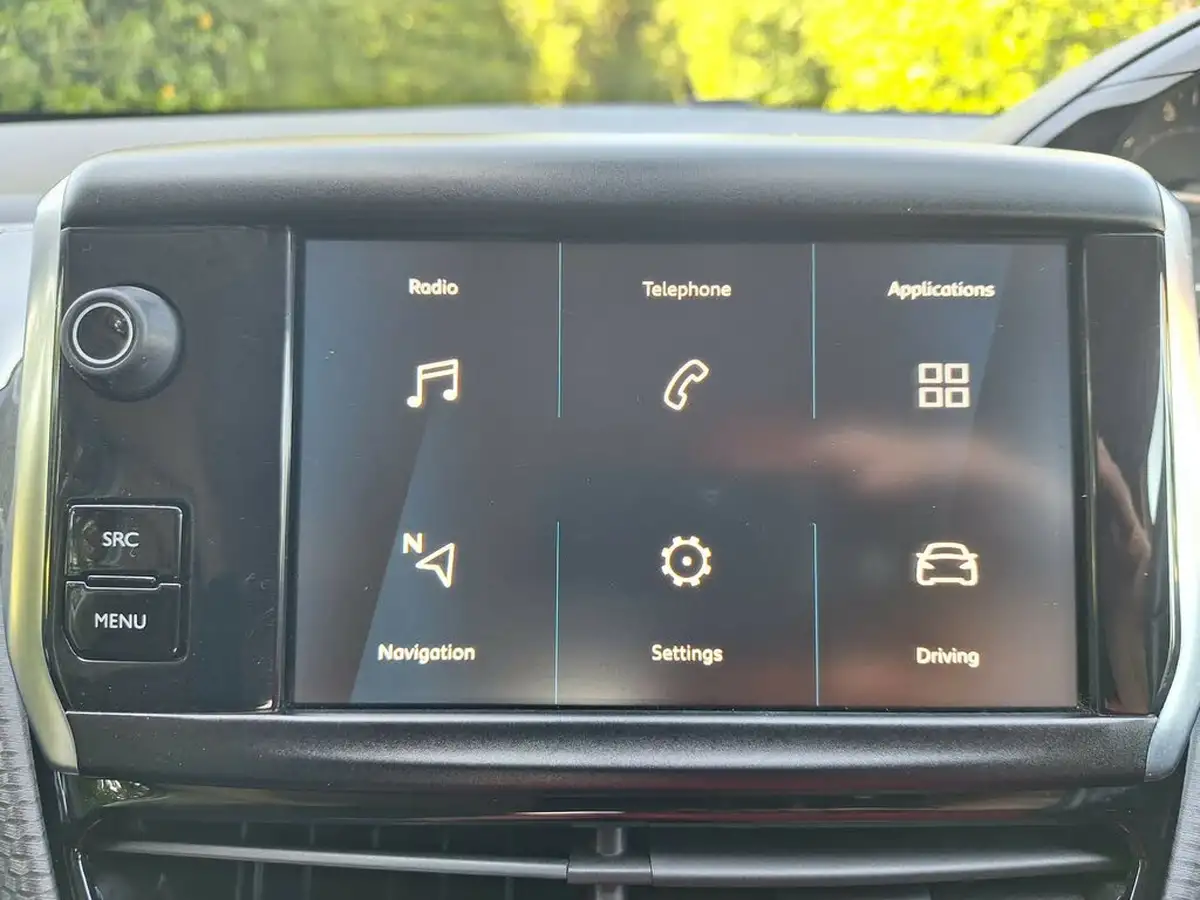 2019-peugeot-208-12-puretech-signature-big-31