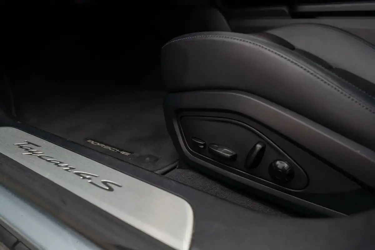 2021-porsche-taycan-e-4s-cross-turismo-big-38