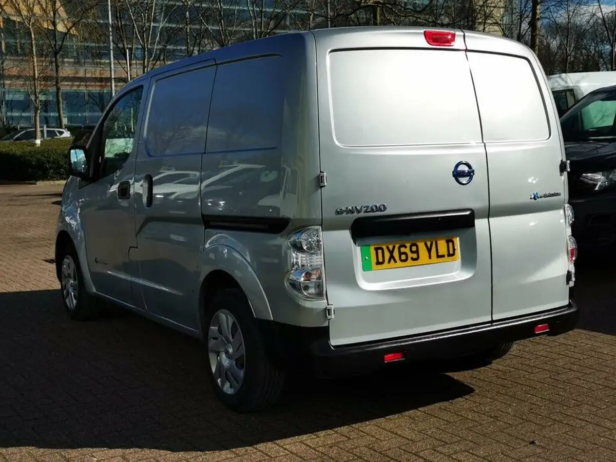2019-nissan-env200-e-acenta-panel-van-auto-big-3