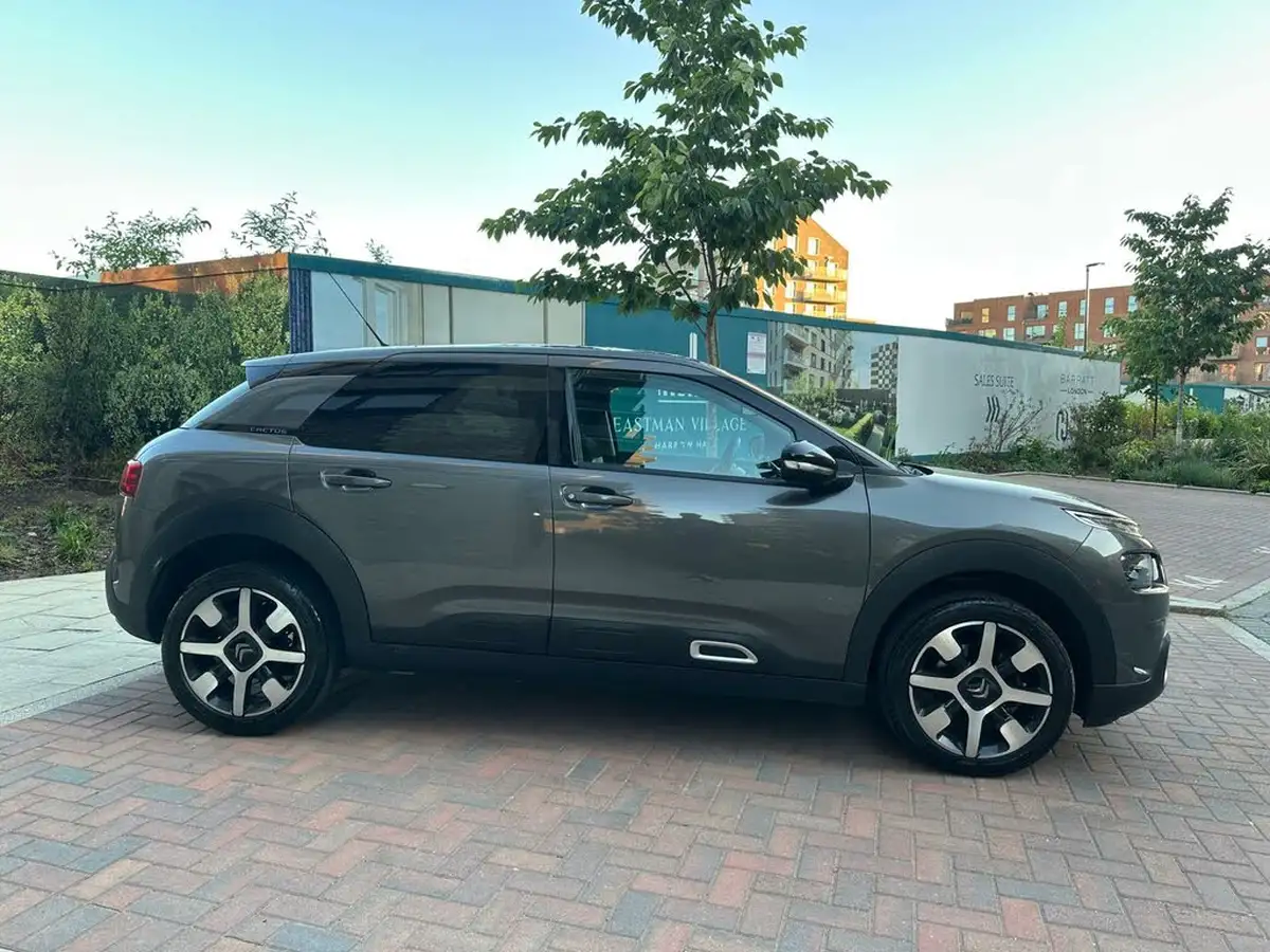 2019-citroen-c4-cactus-12-puretech-flair-130ps-eat6-big-15