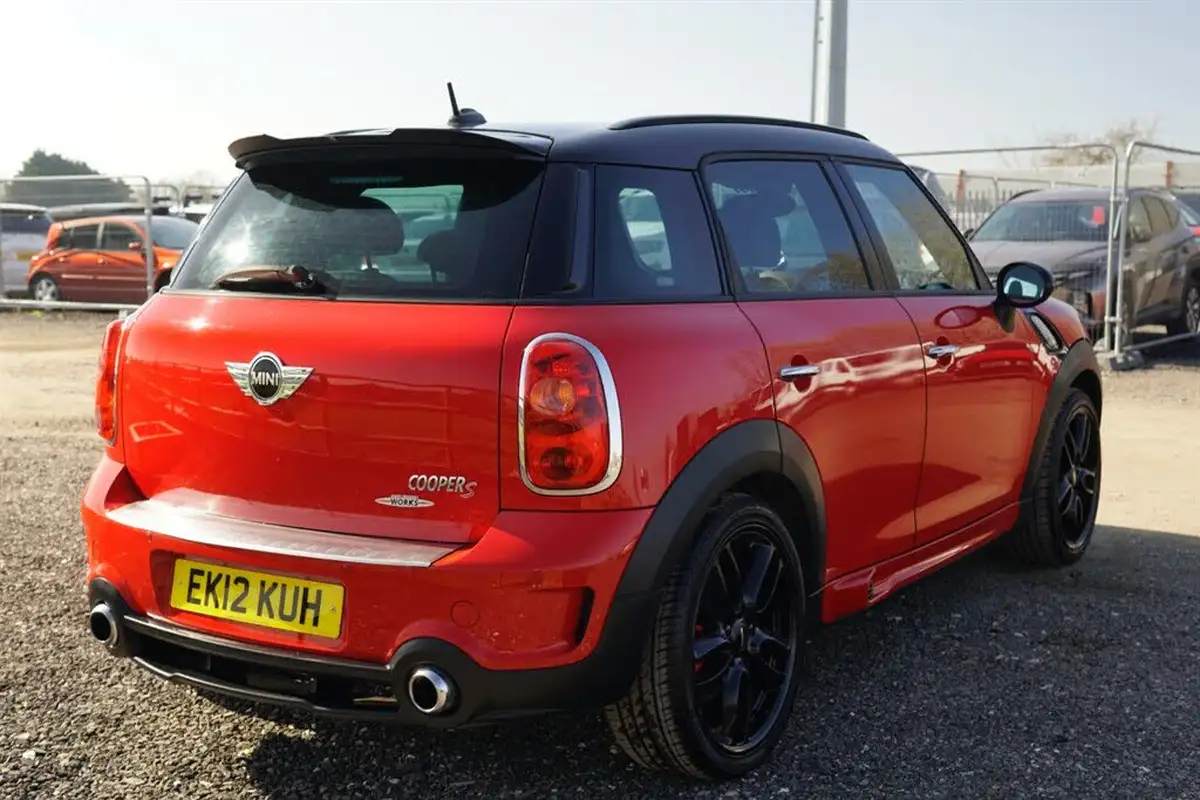 2012-mini-countryman-16-cooper-s-190bhp-all4-big-9