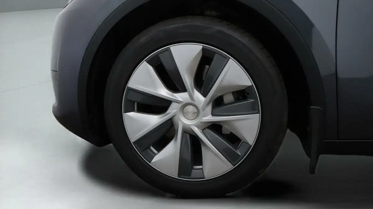 2023-tesla-model-y-e-rwd-big-18