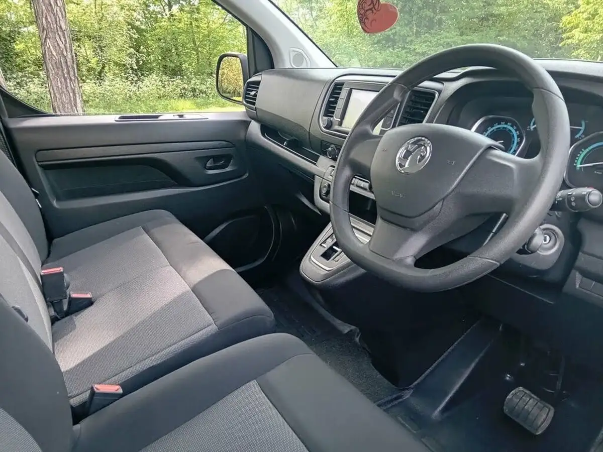 2023-vauxhall-vivaro-life-e-combi-l-big-1