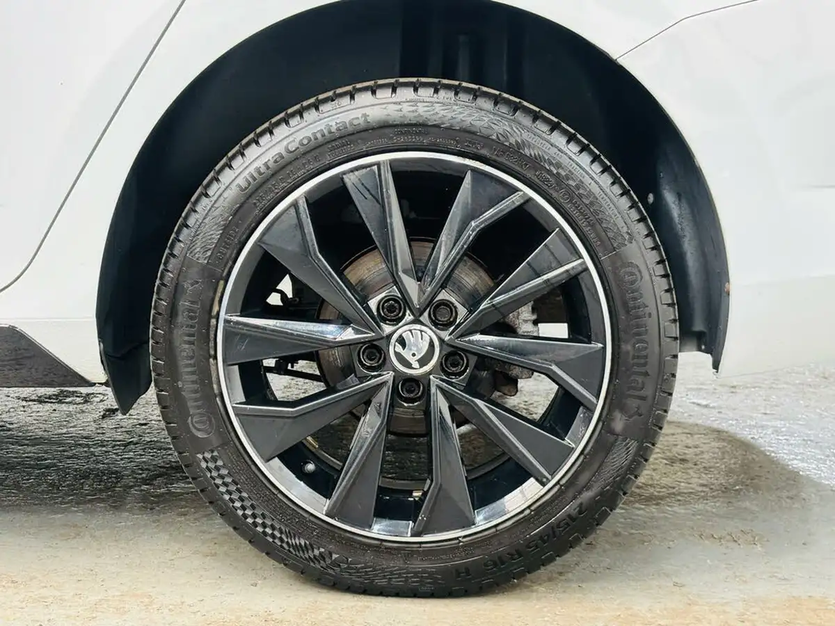 2016-skoda-fabia-14tdi-monte-carlo-90ps-estate-dsg-big-28