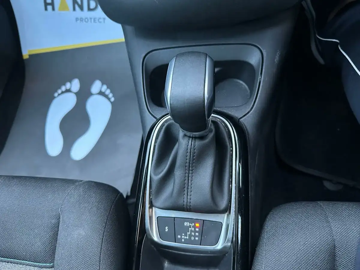 2019-citroen-c4-cactus-12-puretech-flair-130ps-eat6-big-39