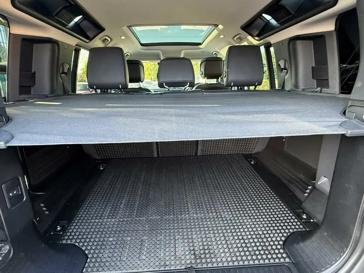 2021-land-rover-110-defender-30-d250-hse-big-32
