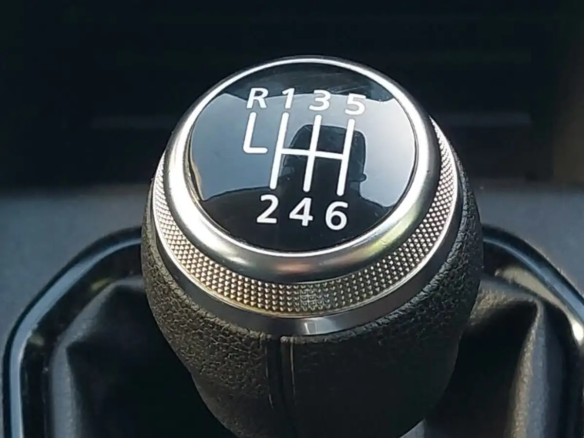 2021-renault-clio-10-tce-iconic-edition-big-14