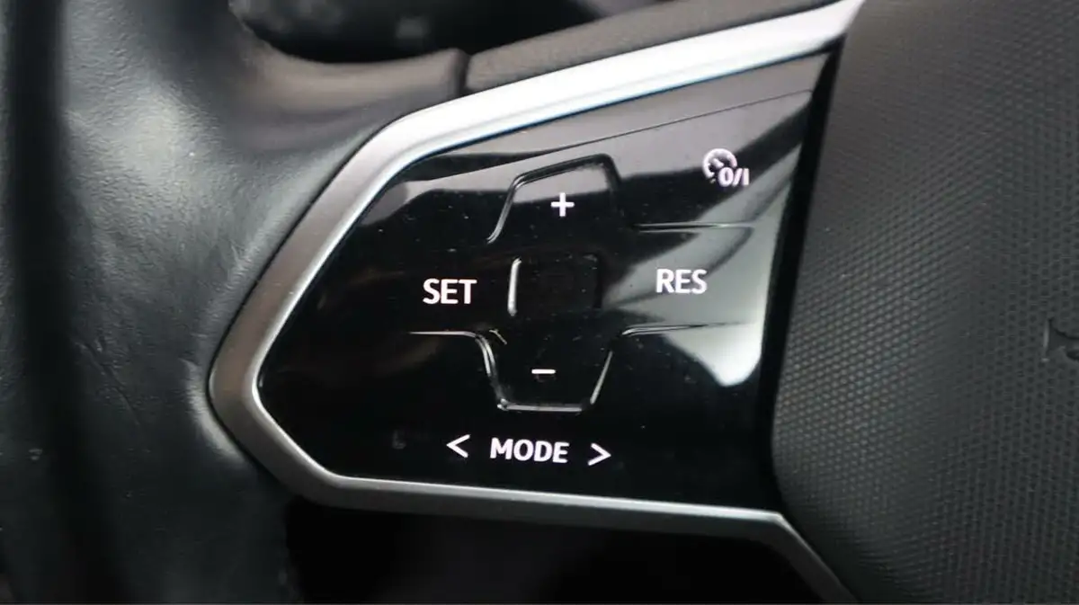 2020-volkswagen-id3-e-business-big-22