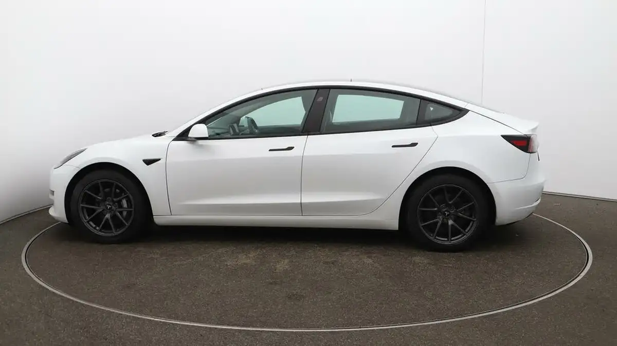 2020-tesla-model-3-e-long-range-big-63