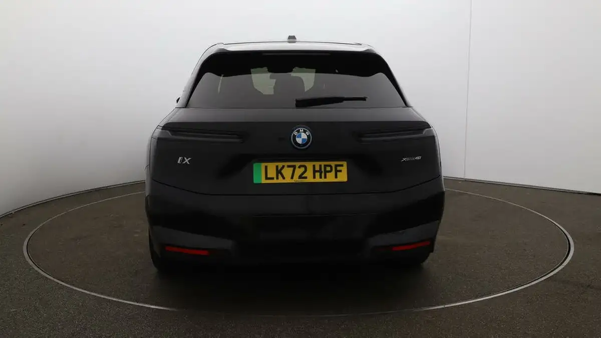 2022-bmw-ix-e-xdrive-40-m-sport-big-57