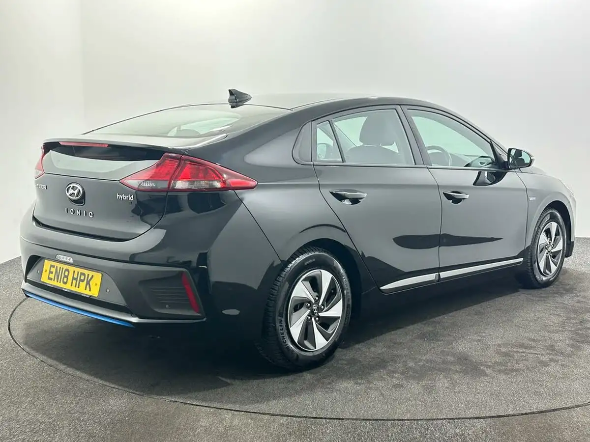 2018-hyundai-ioniq-16-gdi-se-hybrid-big-7