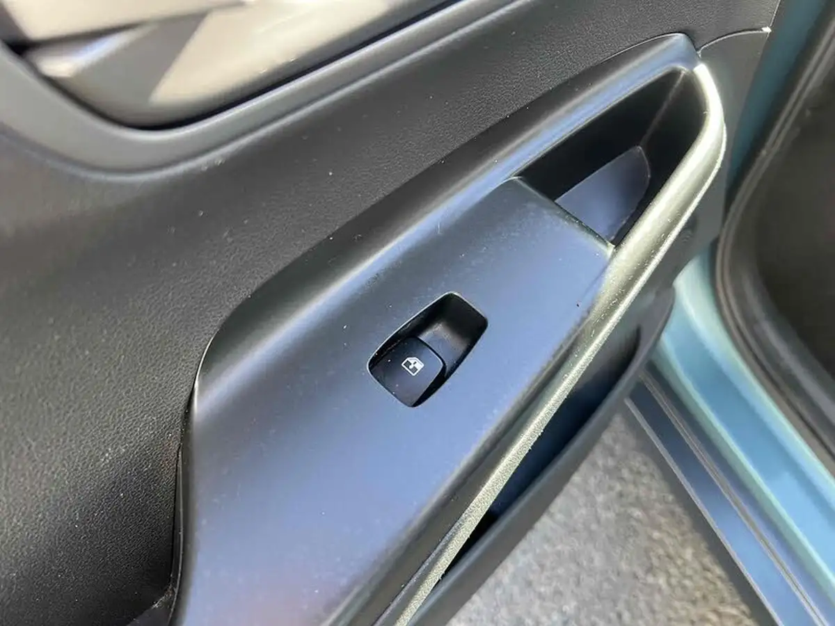 2020-hyundai-kona-e-premium-204ps-big-28