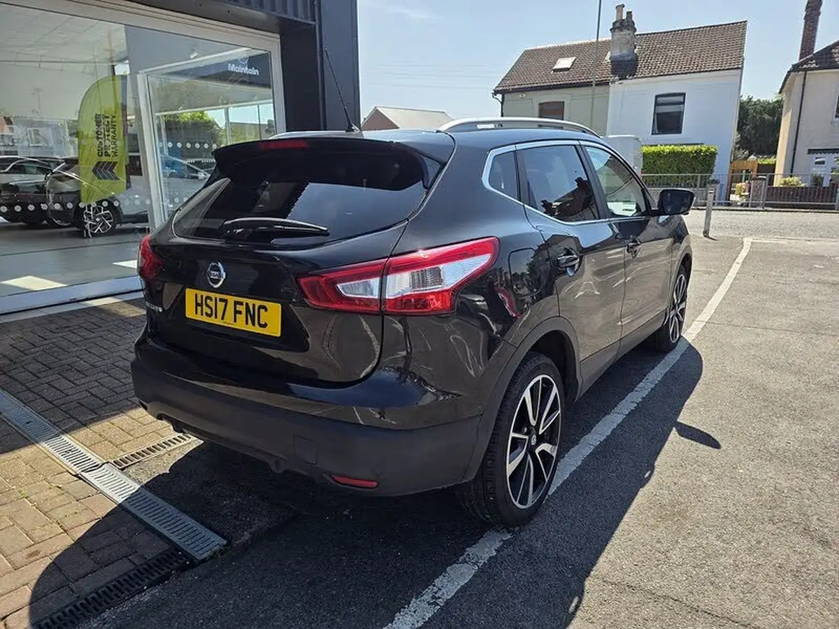 2017-nissan-qashqai-12-dig-t-tekna-big-6