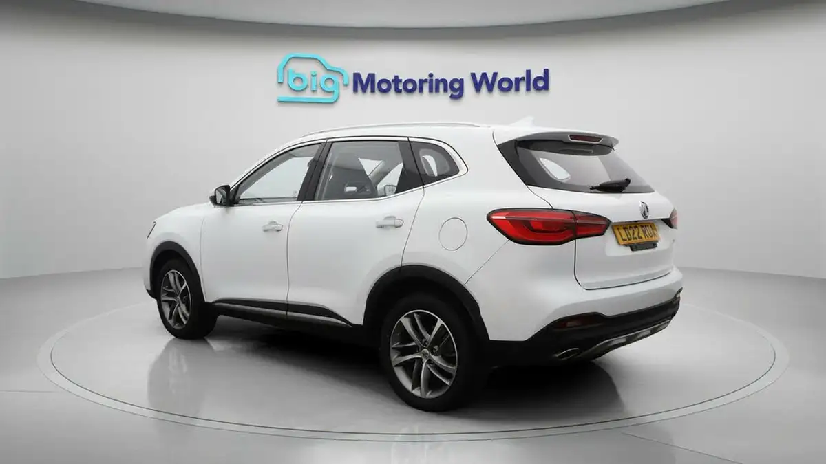 2022-mg-hs-15t-gdi-exclusive-162ps-big-5