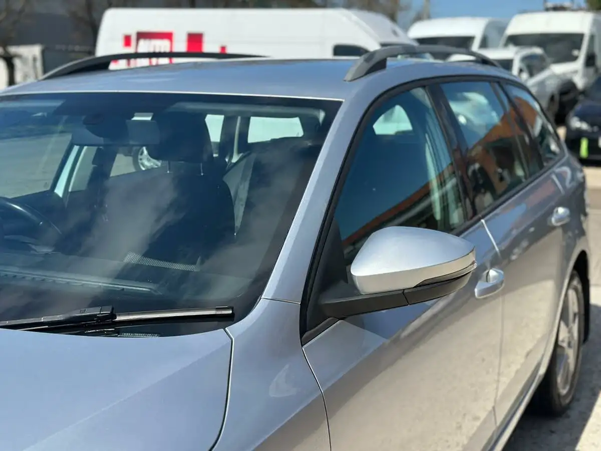 2014-skoda-octavia-16tdi-se-estate-big-37