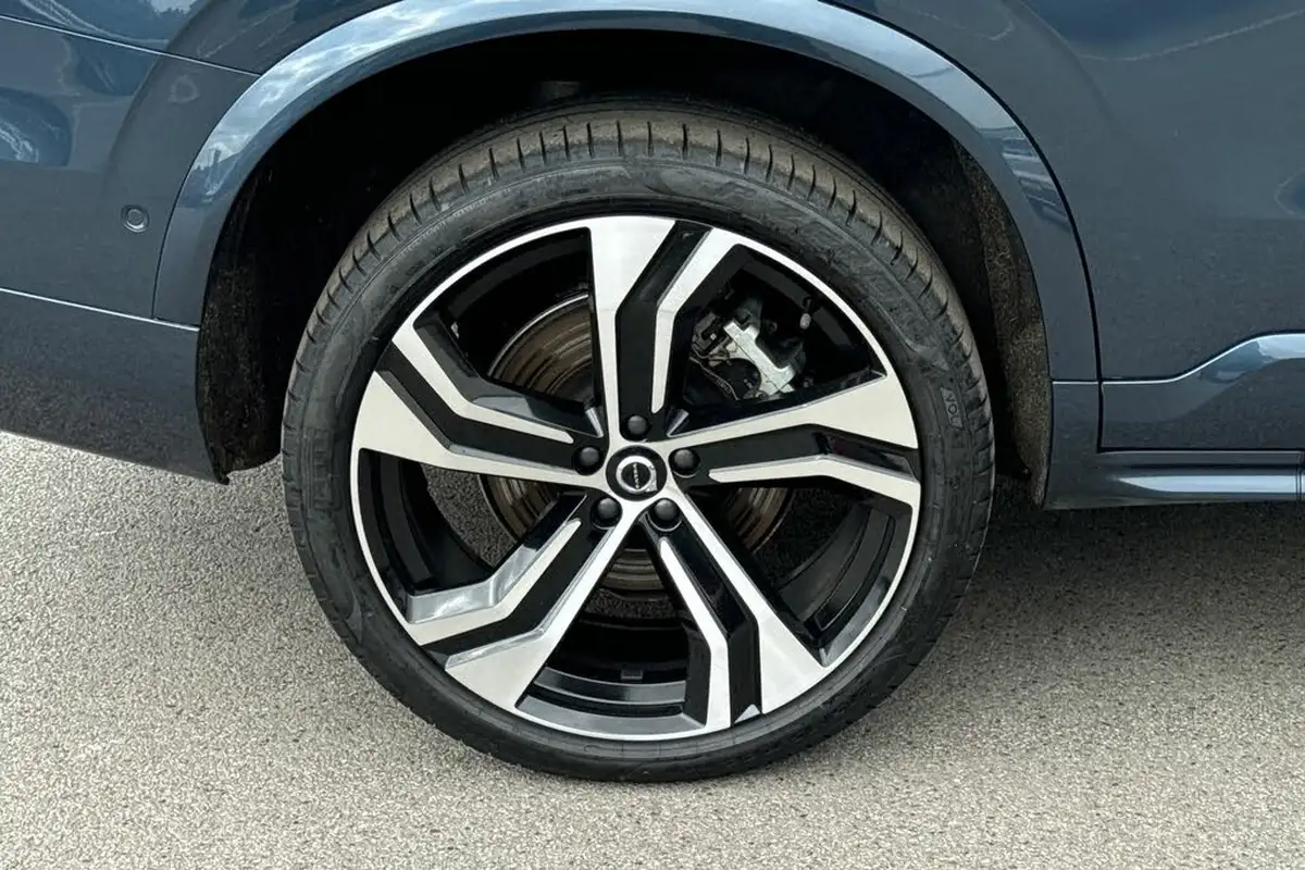 2024-volvo-xc90-20-t8-ultimate-dark-big-4