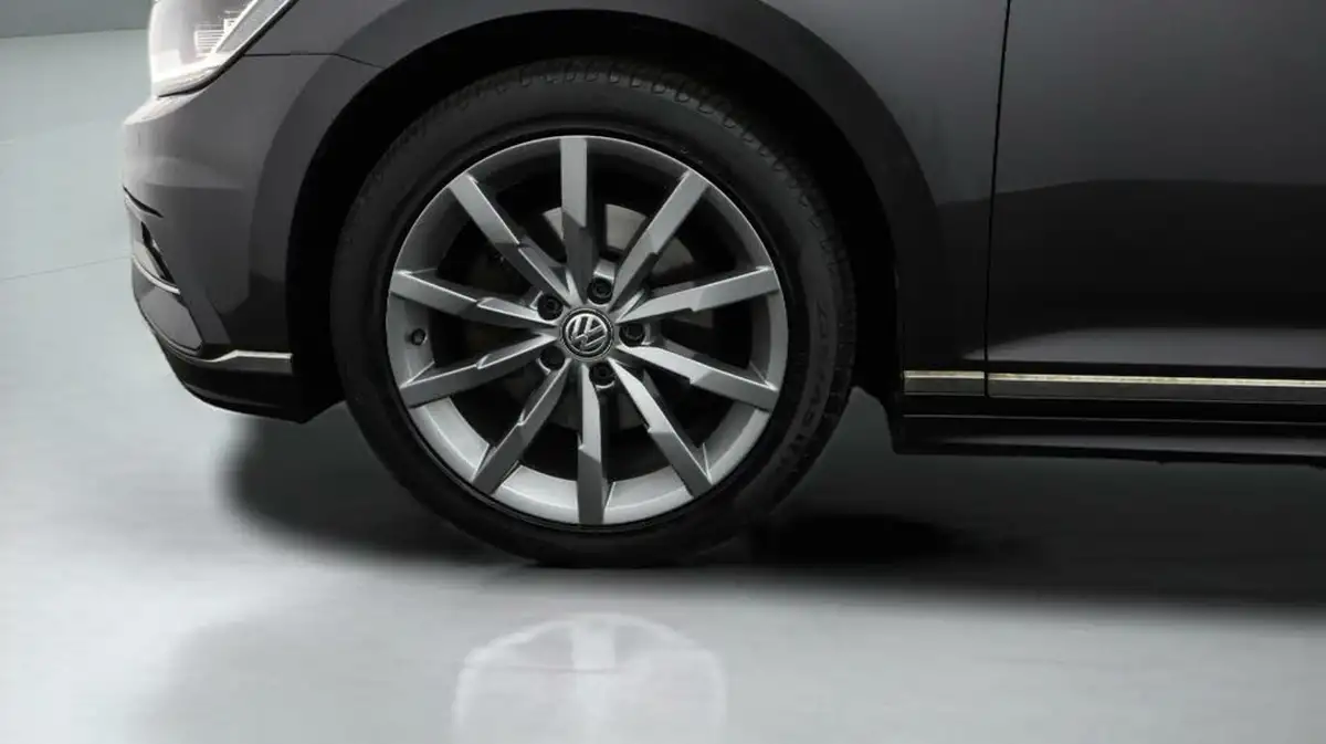 2018-volkswagen-passat-20tdi-r-line-150ps-ss-estate-5d-dsg-big-17