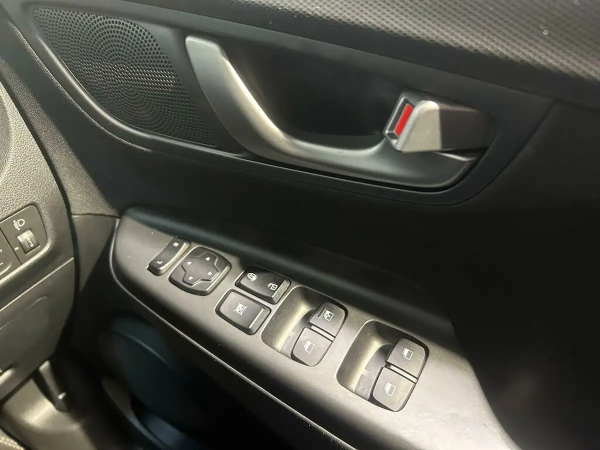 2020-hyundai-kona-10-t-gdi-play-big-22