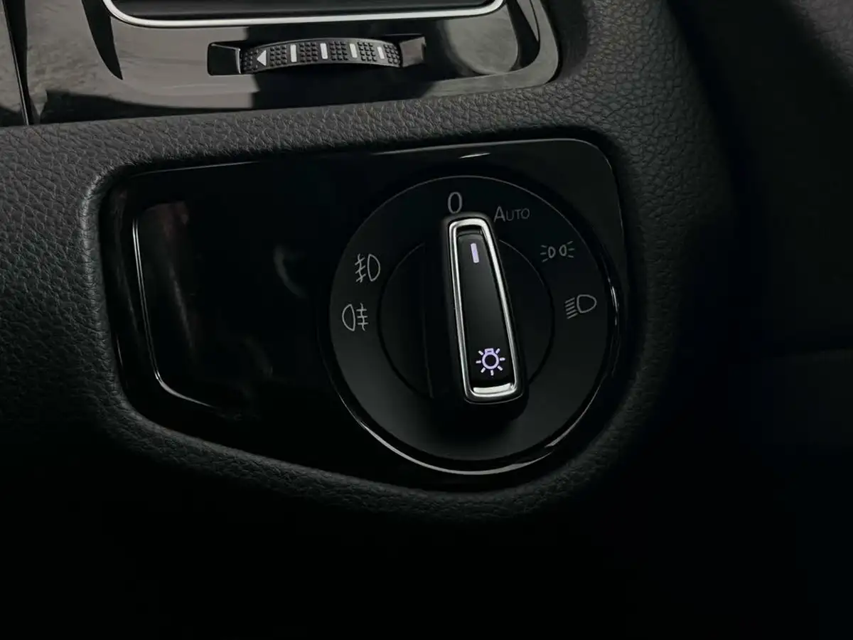 2019-volkswagen-golf-20-tsi-gti-performance-5d-dsg-big-30