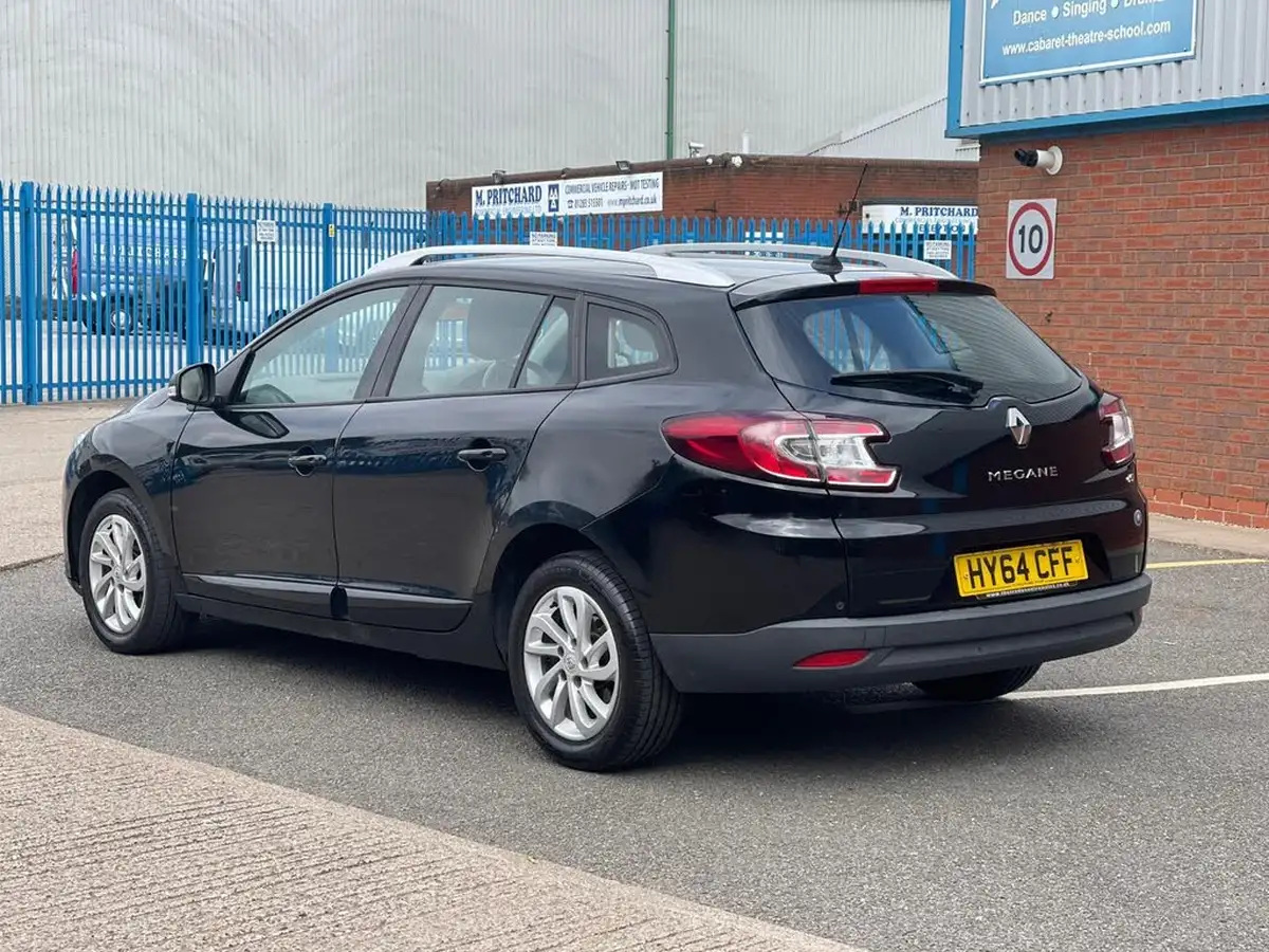 2014-renault-megane-15dci-dynamique-tom-tom-energy-ss-sport-tourer-5d-big-7